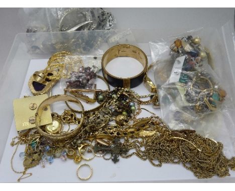 Costume jewellery including a rolled gold bangle