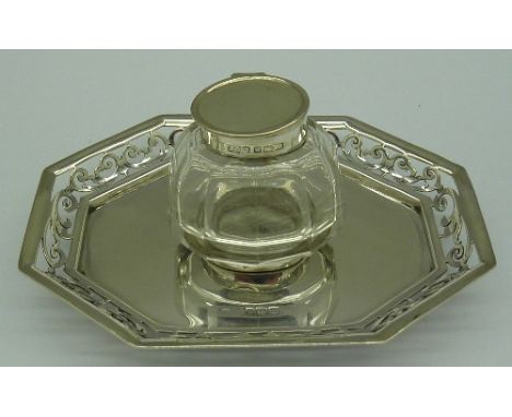 A silver inkwell, James Dixon & Sons, Sheffield 1904, weight of base 99g, width 13cm