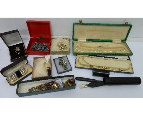 Costume jewellery including an Art Deco buckle in a Bakelite case