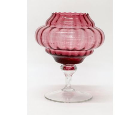 An Italian glass jar. Empoli, Italy. 19x24cm