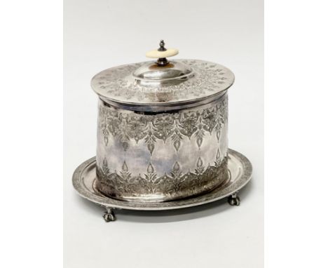 Walker &amp; Hall. A Late 19th Century silver plated tea caddy. 21x17x17cm