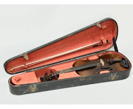 A Late 19th/Early 20th Century violin in case.