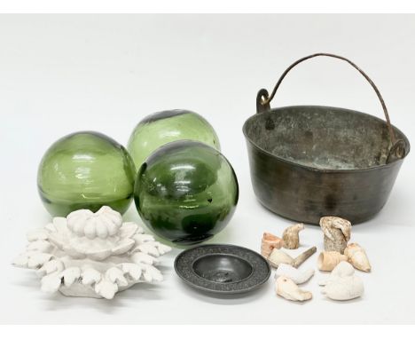 18th and 19th Century collectables. A Late 18th/Early 19th Century plaster rosette. A 19th Century brass hanging pot. Clay pi