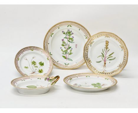 Flora Danica. A Royal Copenhagen “Flora Danica” part dessert service. Each painted with flora sprays and gilt beaded borders.