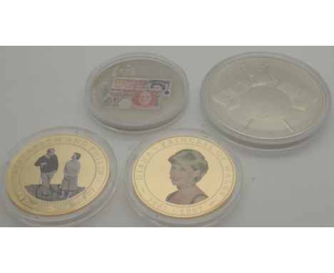 Collection of commemorative mint coins and a Queen Mother first day covers, including five pound coins