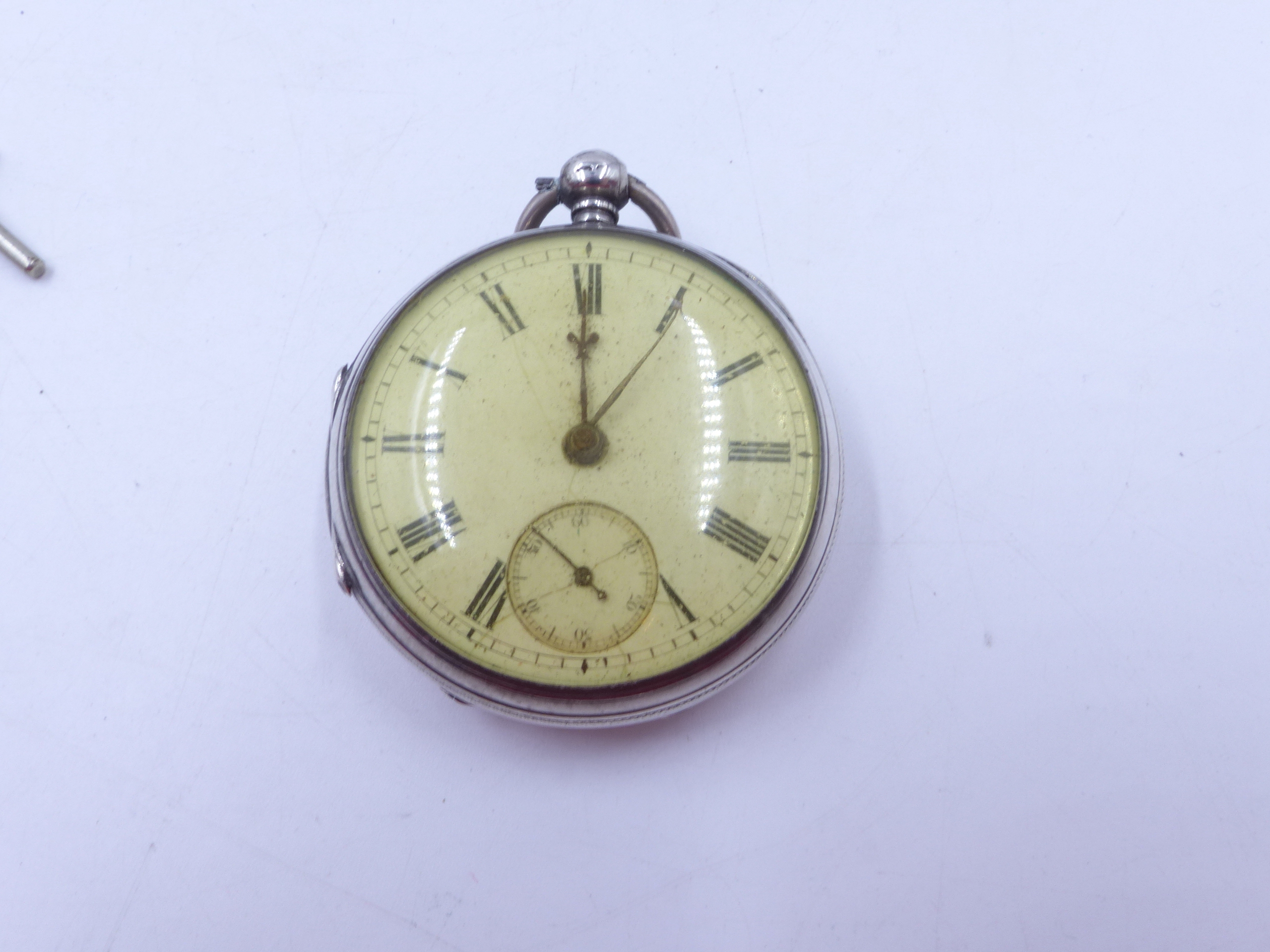 THREE CHESTER HALLMARK POCKET WATCHES TOGETHER WITH A SELECTION OF