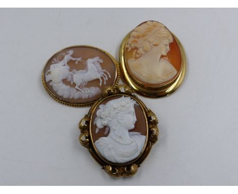 A 9ct GOLD MOUNTED PORTRAIT CAMEO BROOCH, APPROXIMATE MEASUREMENT 6mm X 4.6mm, TOGETHER WITH A FURTHER CAMEO BROOCH DEPICTING