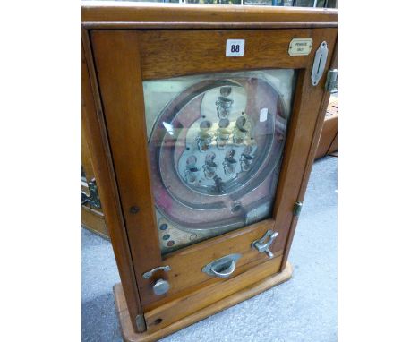 A VINTAGE ALLWINS TYPE PENNY SLOT ARCADE MACHINE.