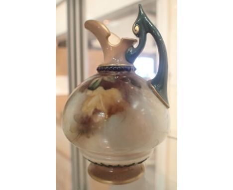 Small Royal Worcester Hadleys Roses cream jug H: 9 cm