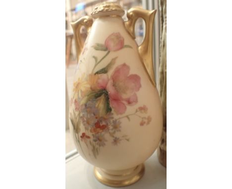 Royal Worcester twin handled blush ivory vase H: 17 cm