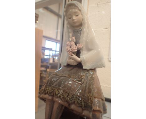 Large Lladro Bride H: 30 cm CONDITION REPORT: No cracks, chips or visible restoration. No damage to rose petals. Very good co