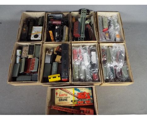 Hornby - Airfix - Trix - A quantity of loose 00 gauge rolling stock, 2 x locos, parts and accessories including an 0-4-0 Midl