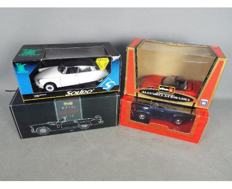 Solido, Mira, Revell, Bburago - Four boxed diecast 1:18 scale models. Lot consists of Bburago Chevrolet Corvette Convertible 