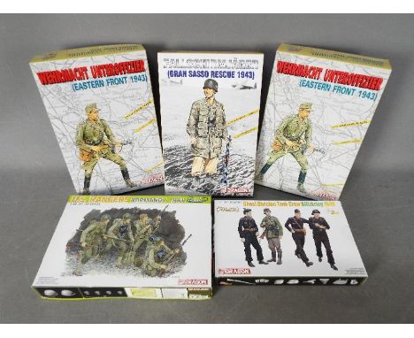 Dragon - A group of 5 x boxed military model kits in various scales including # 1617 Fallschrimjager in 1:16 scale , # 1601 W