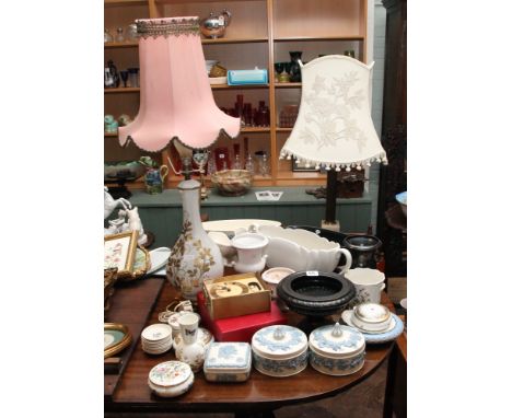 Assorted flower holders, clock, blue and white powder bowl, table lamp and other sundries 