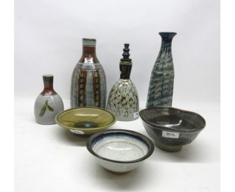 Collection of studio pottery incl. a Isabel Denyer bowl with a blue glaze along the rim, a white glaze to the bowl, W15cm; a 