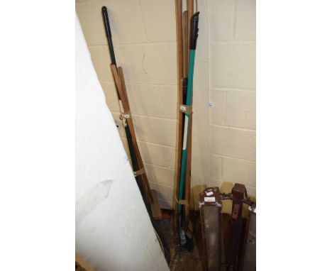 Bundle of assorted garden tools