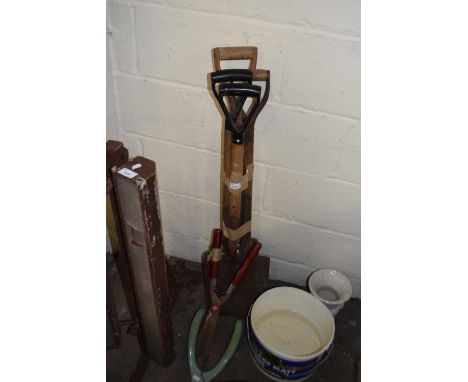 Bundle of assorted garden tools