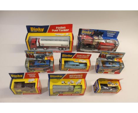 Various boxed models including 950 Foden Tanker, 390 Freeway Cruiser, 300 London Scene, 124 Rolls Royce, 284 London Taxi, 381