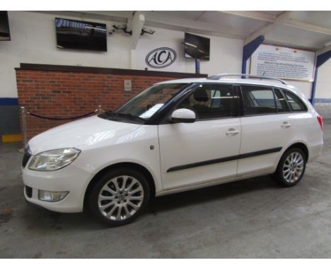 Make &amp; Model: Skoda Fabia Elegance TSI 105Date of Reg: AK62 BGEColour: Whitecc: 1197MoT: 28-08-2022Fuel Type: PETROLMilea