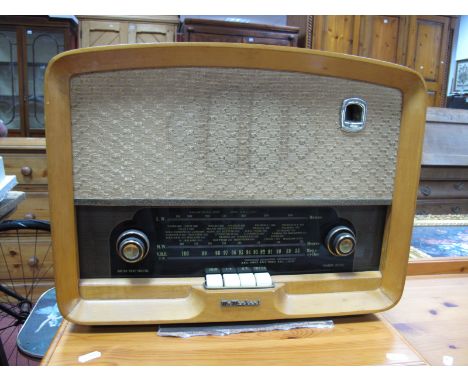 McMichael Radio Model M101R, featuring Goodman's speaker.