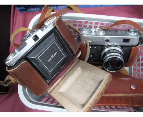 Cameras - Russian 'FED 3', 35mm film camera with f2.8-5.2 lens 61mm; Zeiss Ikon Nettar film camera. (2)