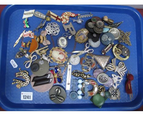 A Mixed Lot of Assorted Modern Costume Brooches and Dress clips, including Celtic style, animals, insects etc, together with 