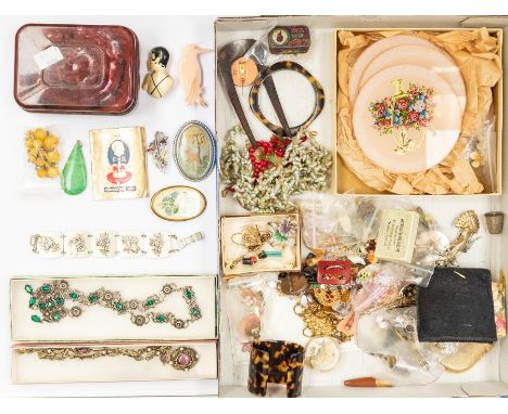 A collection of vintage&nbsp;costume jewellery to include&nbsp;various brooches, earrings, glass bead necklaces, paste set ne