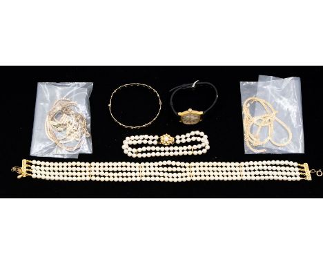A collection of weighable gold to include 9ct gold, weight approx 26gms an unmarked yellow metal chain in parts a/f weight ap
