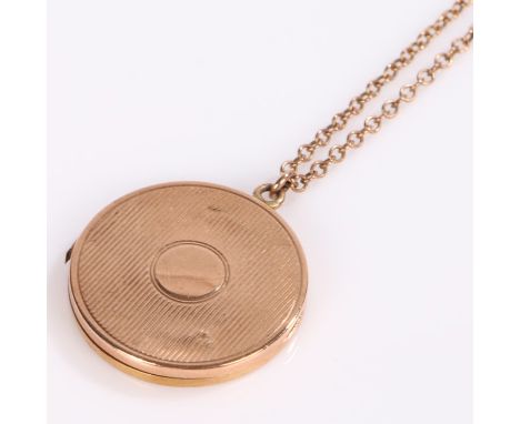 9 carat gold locket and chain, 6.7 grams