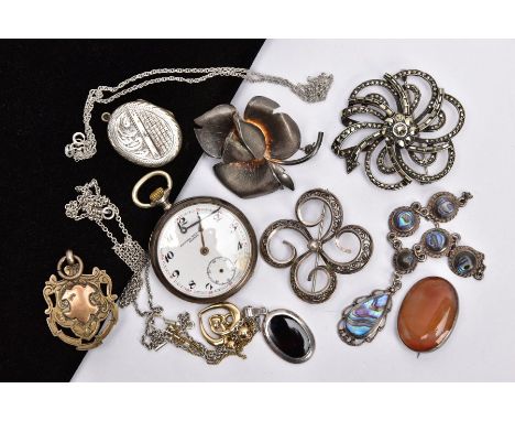 A SELECTION OF SILVER AND WHITE METAL JEWELLERY, to include a Norwegian filigree scrolling design brooch by N. A Jorgensen, a