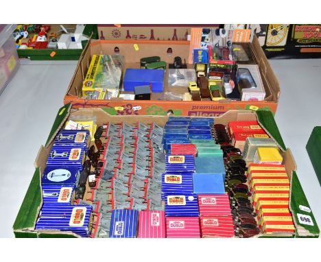 A QUANTITY OF BOXED AND UNBOXED HORNBY DUBLO AND OTHER LINESIDE ACCESSORIES, to include boxed and unboxed Hornby Dublo buffer