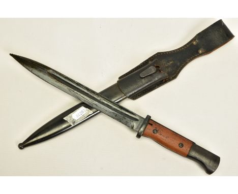 A WWII NON MATCHING NUMBERS GERMAN MAUSER RIFLE BAYONET AND SCABBARD frog etc. MKIII, by F.W.Holler, blade also marked 4562-1