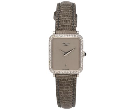   CHOPARD Damenarmbanduhr Zartes Modell in Weissgold 18K. Lünette verziert mit 40 Diamanten und Krone  CHOPARD Damenarmbanduh