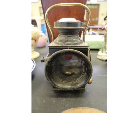 Black/brass carriage lamp