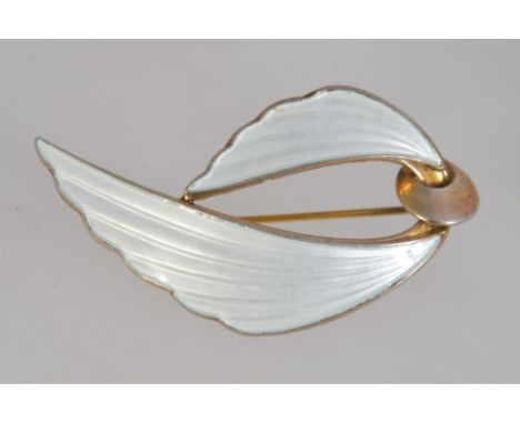 A vintage Norwegian silver and enamel set ladies brooch by Albert Scharning. Marked 925 Norway with makers marks. Weight 6.5g
