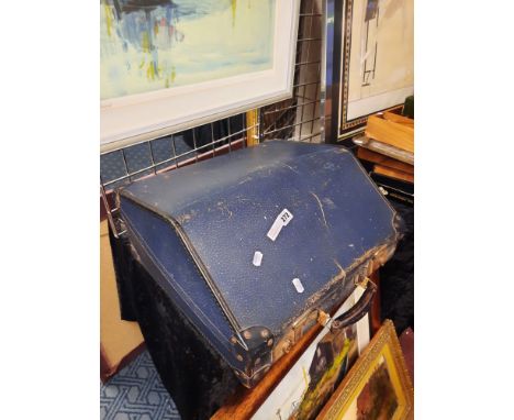 ACCORDION (Tonella)&nbsp;&amp; CASE