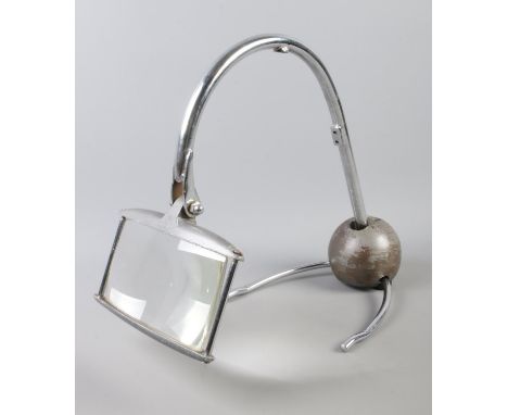 A Vintage Enbeeco desktop magnifying glass. H:33cm.  
