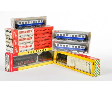Fleischmann, 2 Dampfloks + 6 Personenwagen, W.-Germany, Spur H0, meist sehr guter Zustand