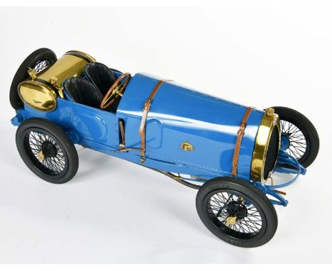 Antonietti Bossat, Bugatti, 1:8, Blech, in Plexiglasbox, Kühlerfigur lose, sonst Z 1, Selbstabholung oder Speditionsversand