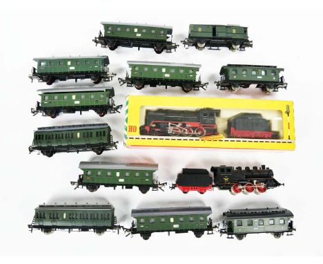Fleischmann, 2 Dampfloks + 11Personen + Packwagen, W.-Germany, Spur H0, meist guter Zustand