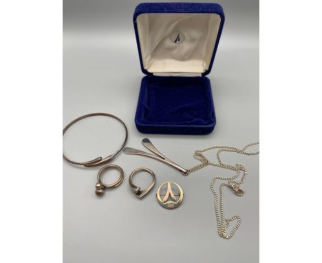 A Vintage 925 silver 'Avon' brooch, ring and pendant with chain [Comes with box] Together with a 925 ring and a Birmingham ba