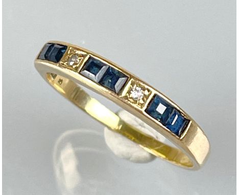 Damenring 375 Gelbgold mit 6 kleinen Saphiren und 2 Diamanten.Gewicht circa 1,61 Gramm. Gestempelt. Ringgröße: 51-52.Ladies r