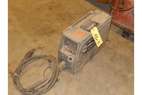 Miller Suitcase Type Portable 12 Volt Flux Core Wire Feeder Model