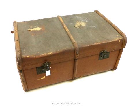 A vintage brown trunk, having wooden banding, 40 x 80 x 50cm.