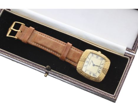 DeLaneau 18k square cased gentleman's wristwatch, silvered dial with Roman numerals and inner minute track, ETA movement, cab