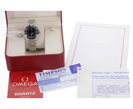 Omega Seamaster Professional 200M mid-size stainless steel bracelet watch, black rotating bezel, black dial with luminous dot