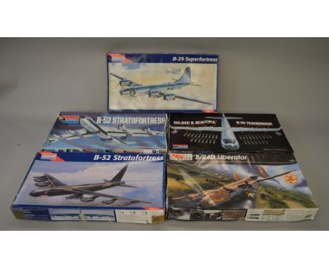 5 x Monogram 1:48 & 1:72 scale model aircraft kits. Viewing recommended