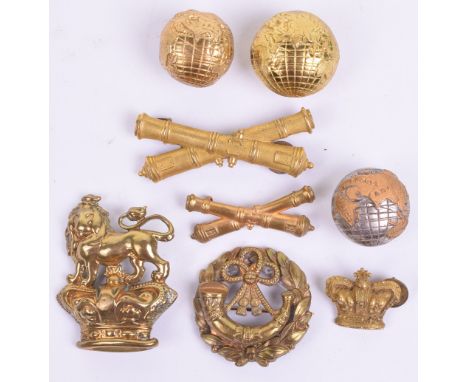 Selection of Various Royal Marines Metal Insignia, including fine quality silver gilt globe, 2x gilt globes, 2x crossed canno