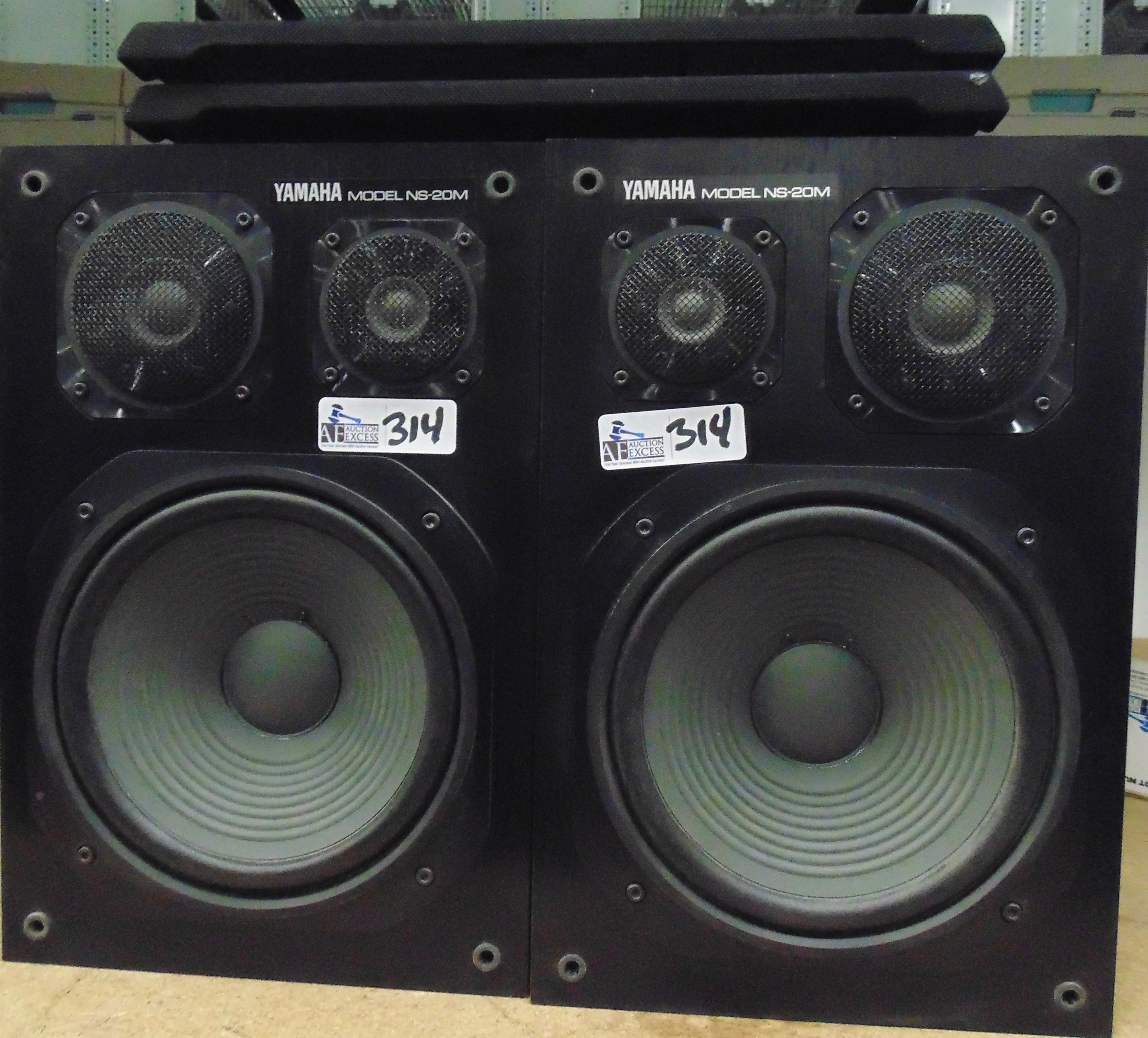 1 PAIR YAMAHA NS-20M SPEAKERS